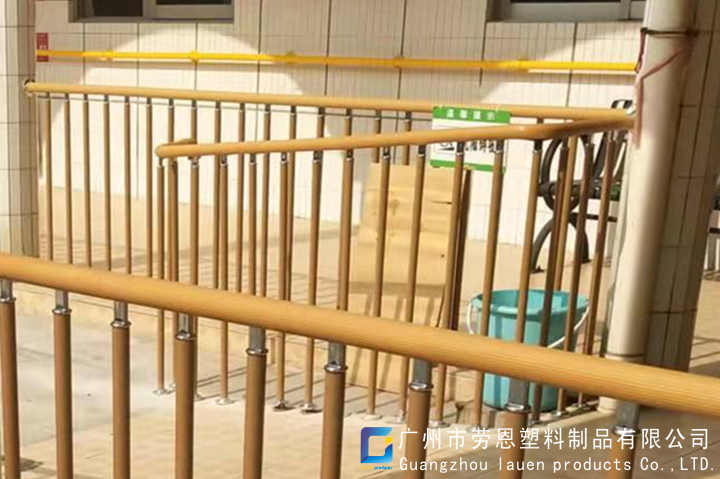 【佛山順德】無障礙坡道扶手，讓殘障老人們的出入更安全！