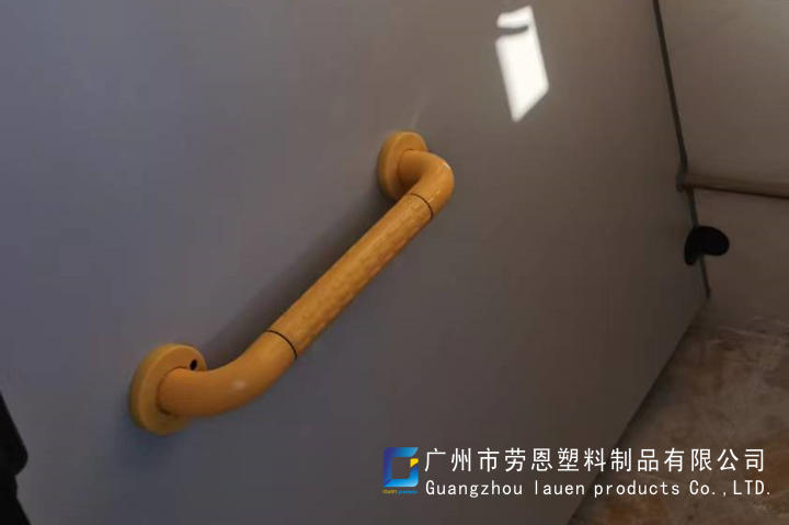 【佛山南海】社區(qū)加裝無障礙扶手，給老人觸手可及的安全
